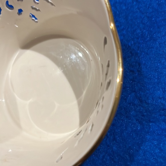 NWT Lenox Small Pierced Bowl with Holly Leaves & Berries Holiday Dimension - Picture 9 of 12